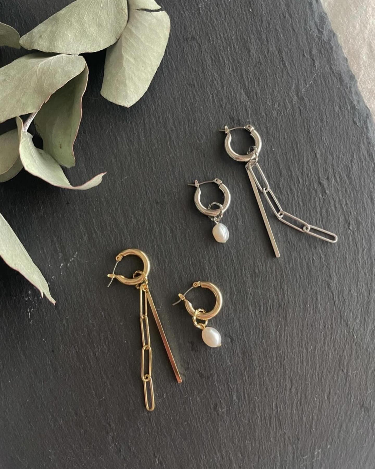 〈un peu rebond〉pearl asymmetry hoop pierce&earring