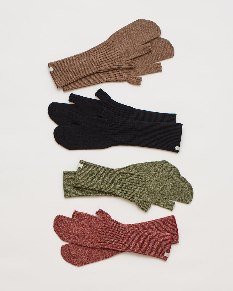 KNIT GLOVES