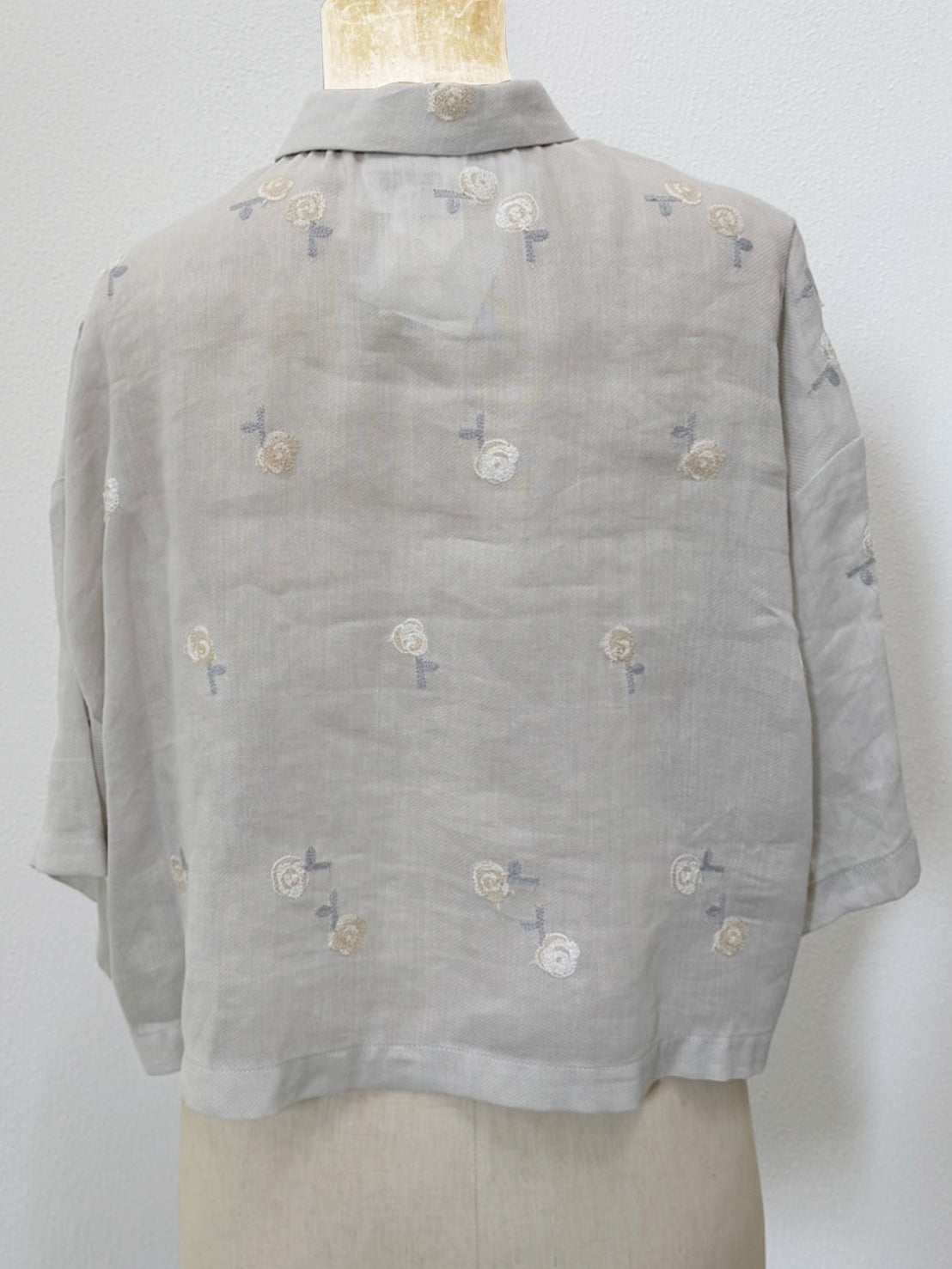 EMBROIDERY BLOUSE