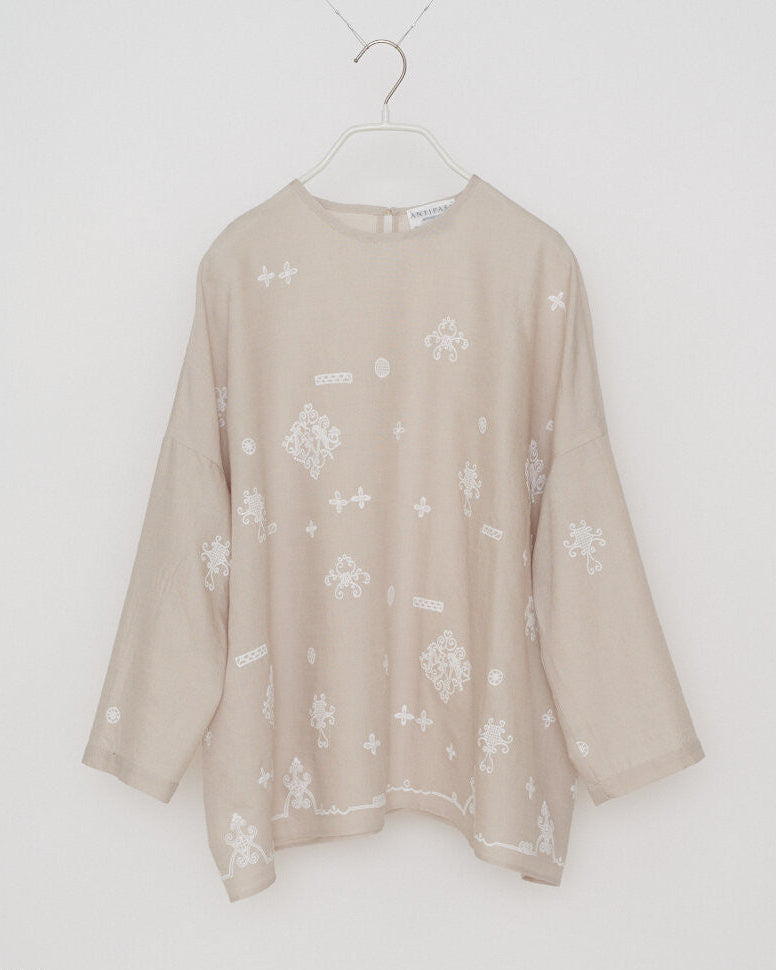 EMBROIDERY BLOUSE