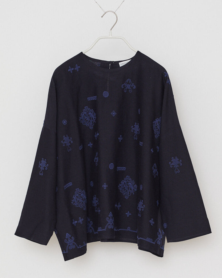 EMBROIDERY BLOUSE