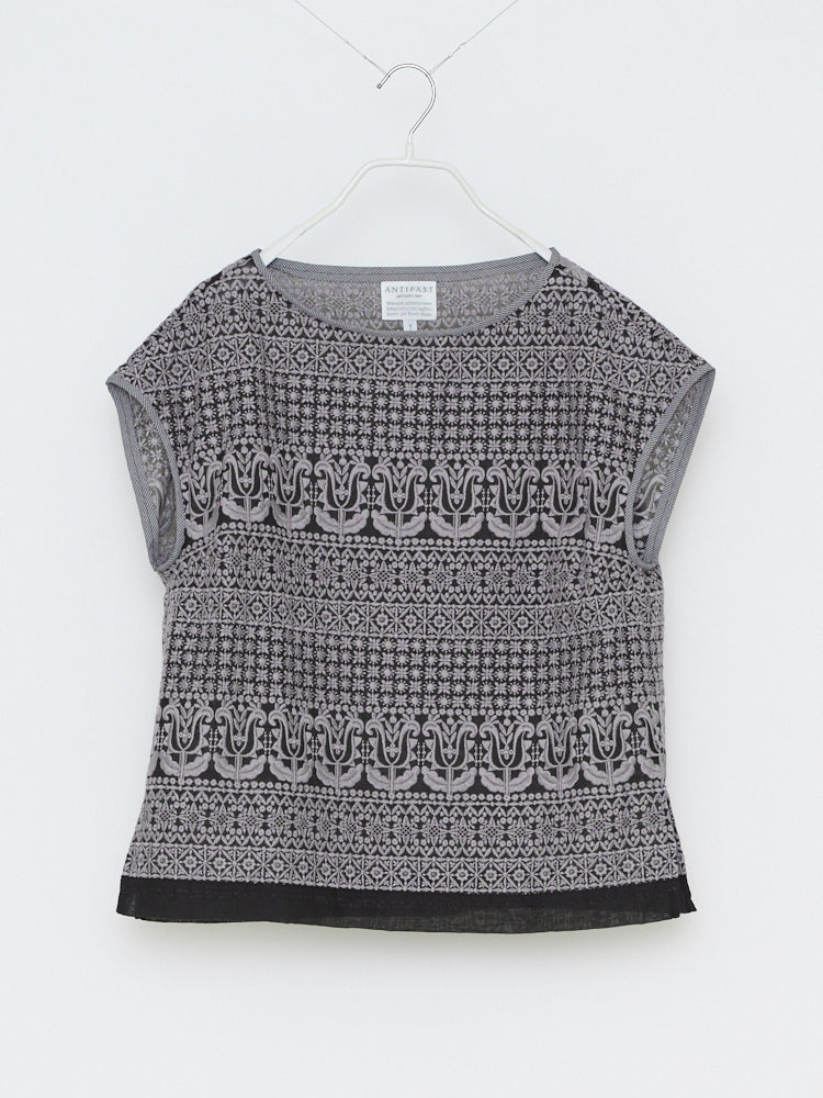 EMBROIDERY SLEEVELESS TOPS