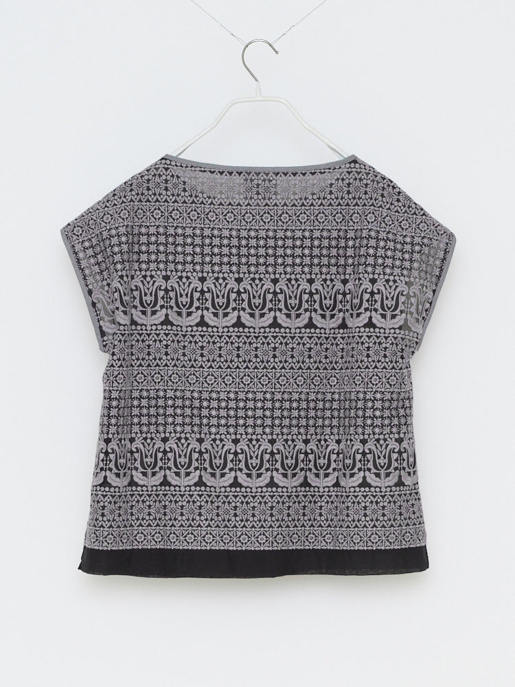 EMBROIDERY SLEEVELESS TOPS