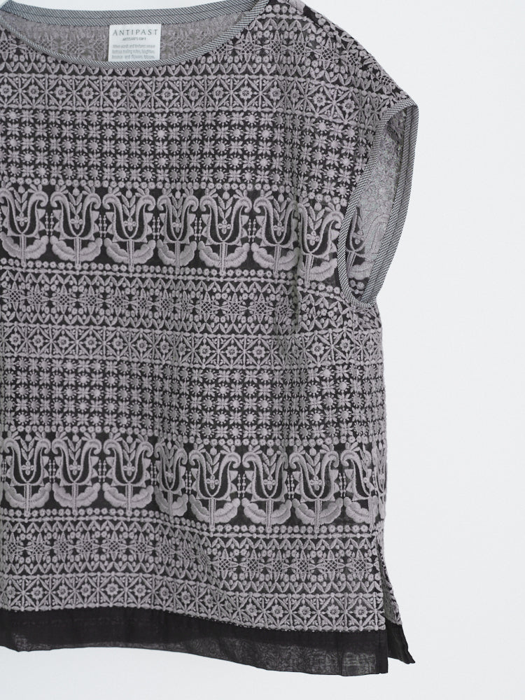 EMBROIDERY SLEEVELESS TOPS