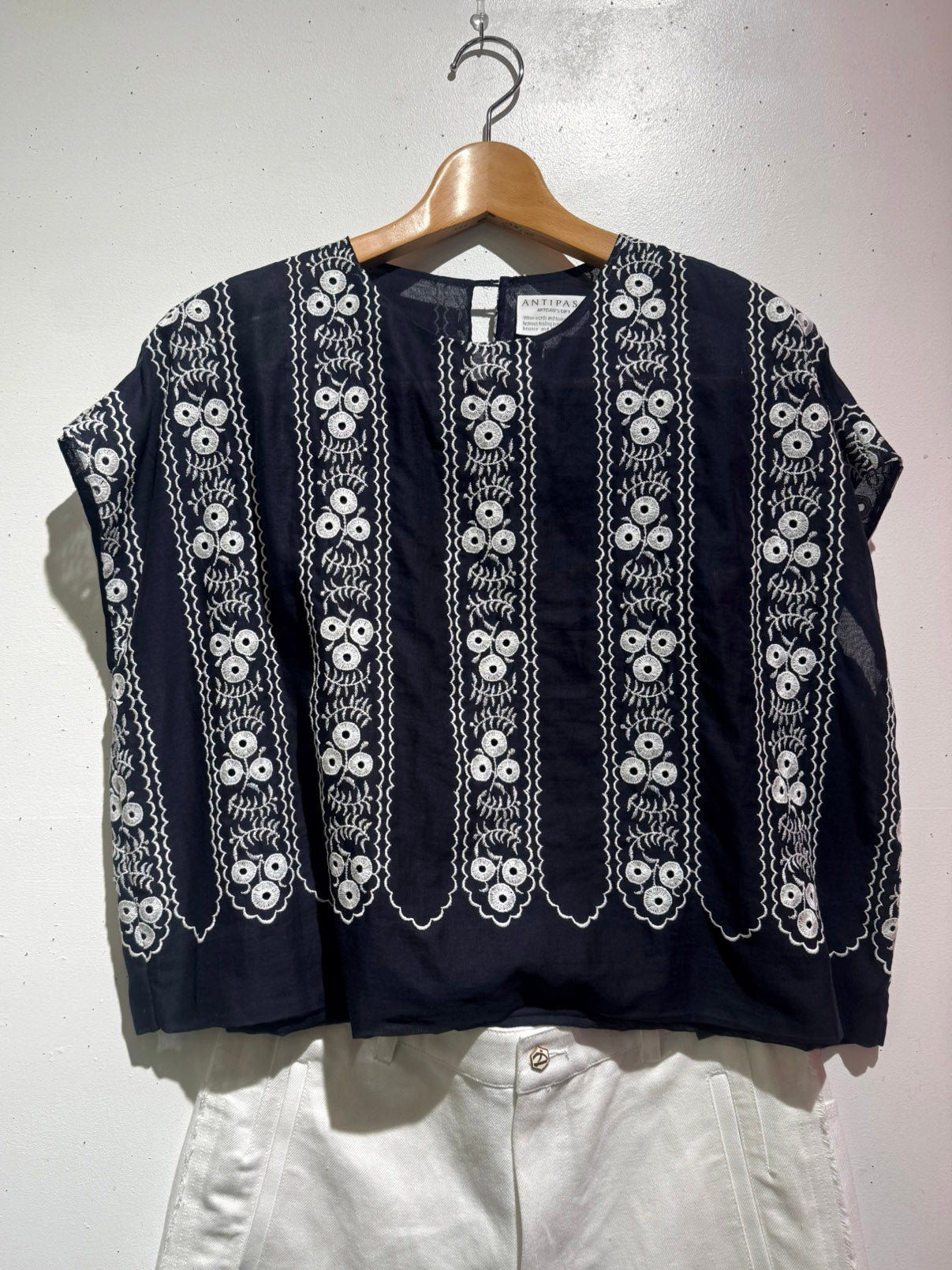 【NEW】ET256 / COTTON LAWN TOPS WITH EMBROIDERY / NAVY