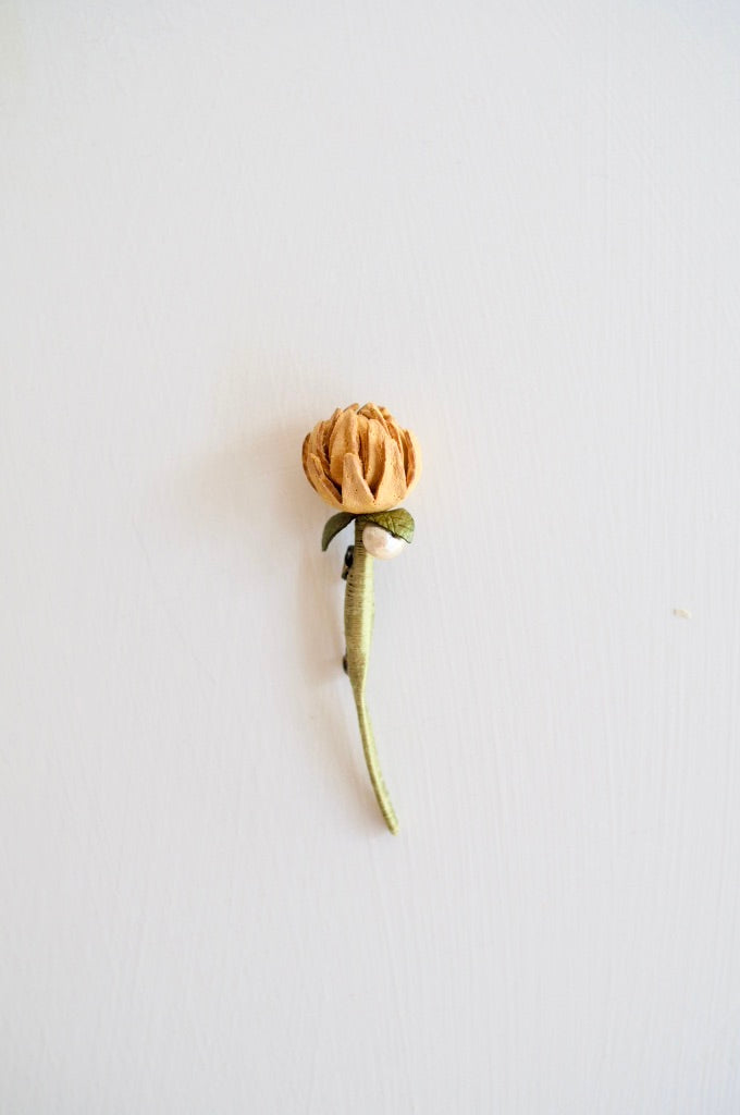 革の花蕾 bouton ブローチ
