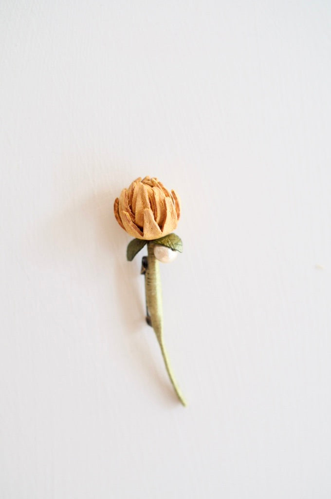 革の花蕾 bouton ブローチ