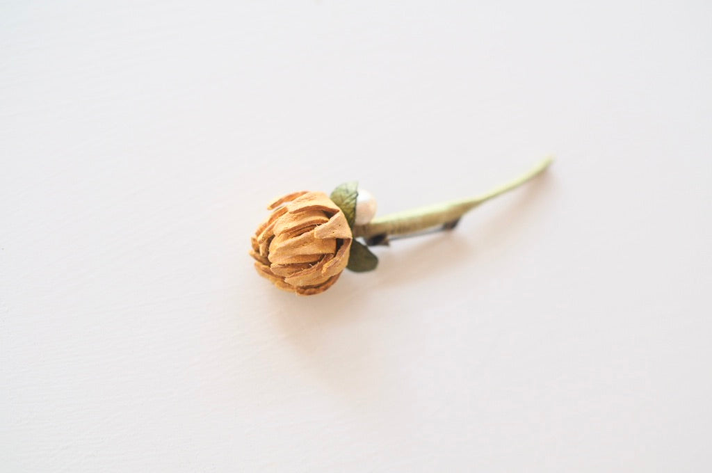 革の花蕾 bouton ブローチ