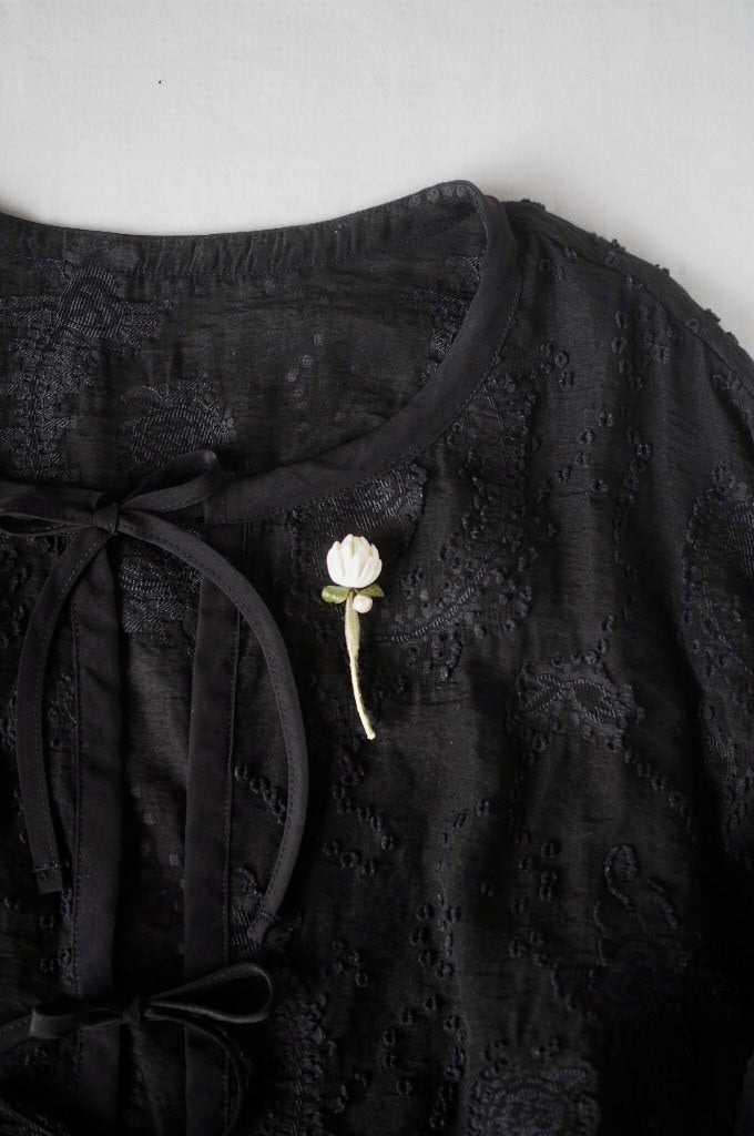革の花蕾 bouton ブローチ