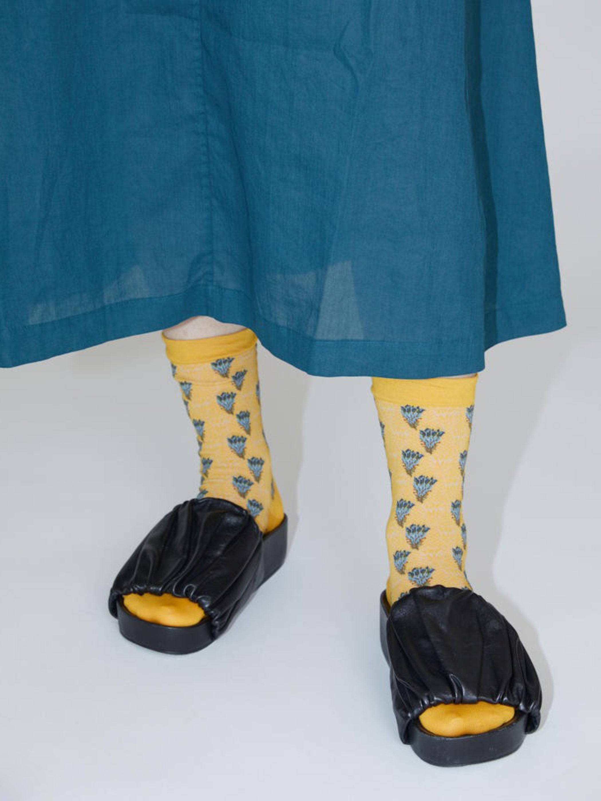 CUSTUS FLOWERS SOCKS