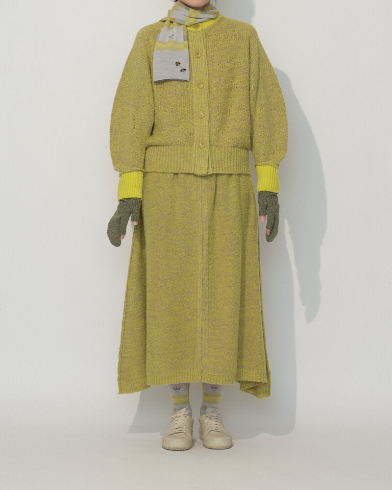SOCK KNIT MUFFLER W/BEE