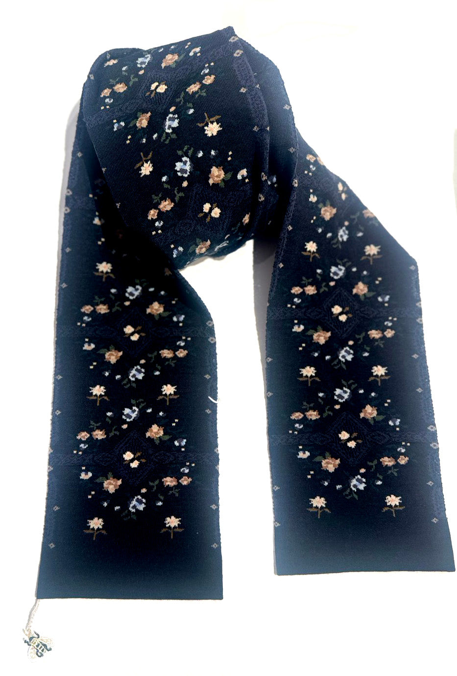 SOCK KNIT MUFFLER / M46-809 / ROSE WALL(蜂モチーフ付) CREAM