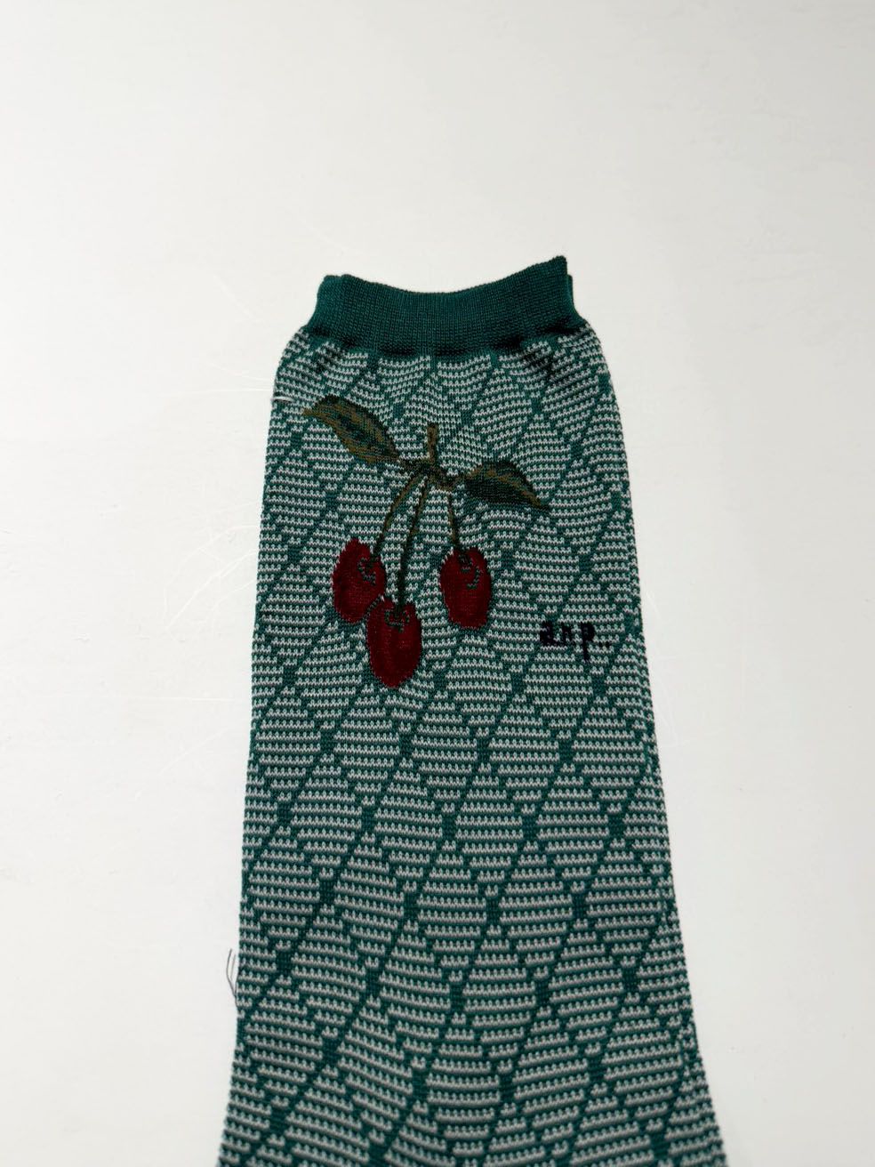 【NEW】AM-818 / CHERRY ON DIAMOND SOCKS