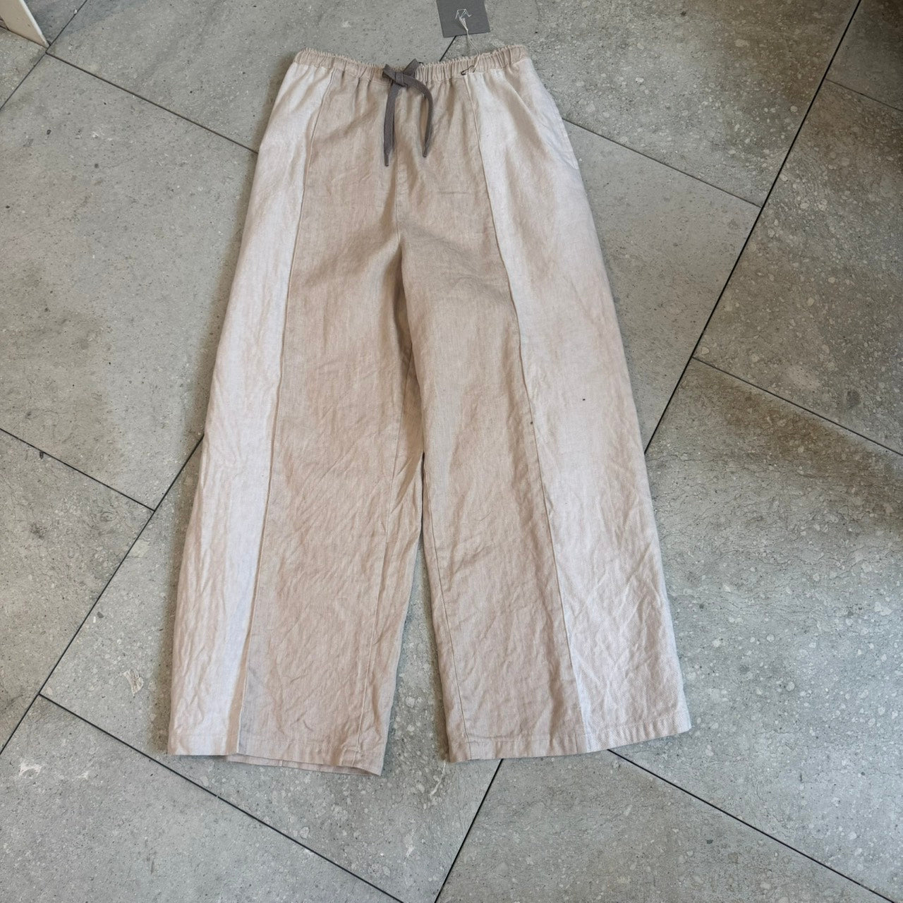 pt-56B / beige wide pants