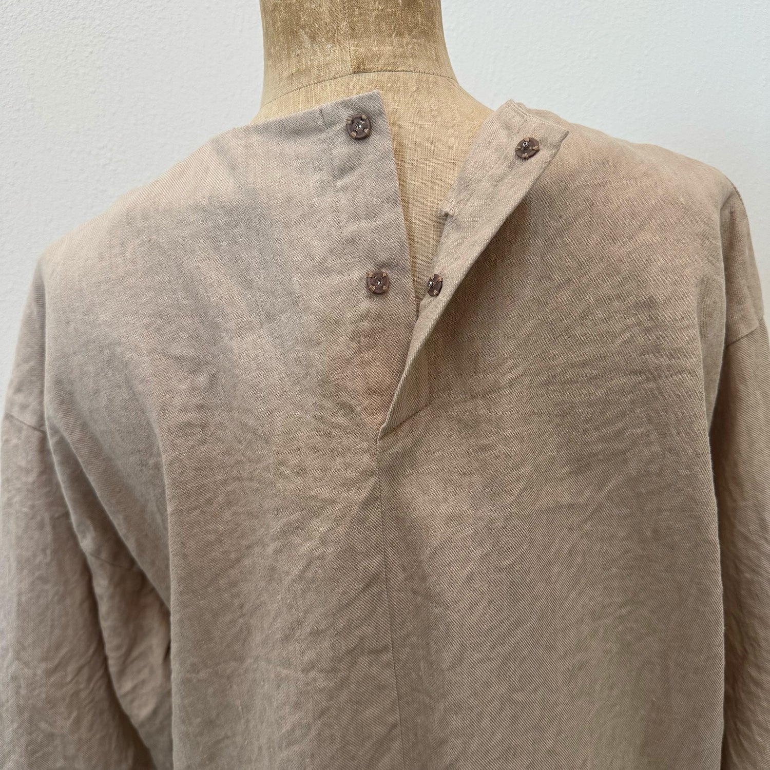 st-113B / beige half pull