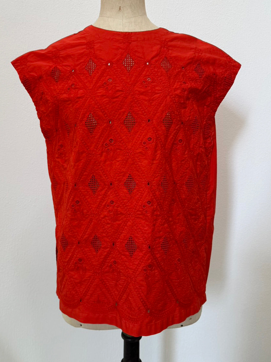 Garment-dyed Sleeveless Tops