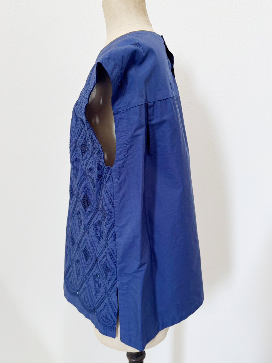 Garment-dyed Sleeveless Tops