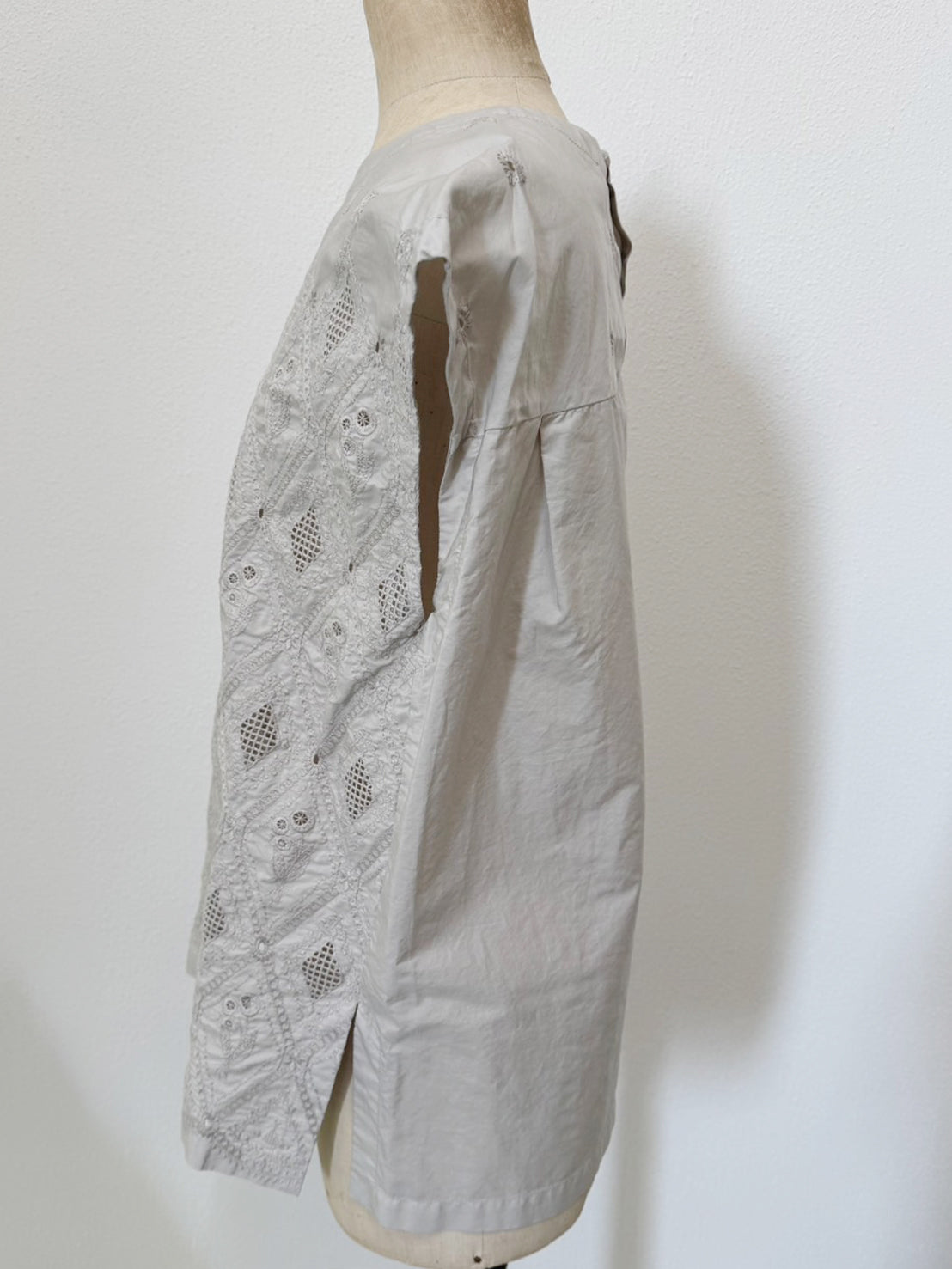 Garment-dyed Sleeveless Tops