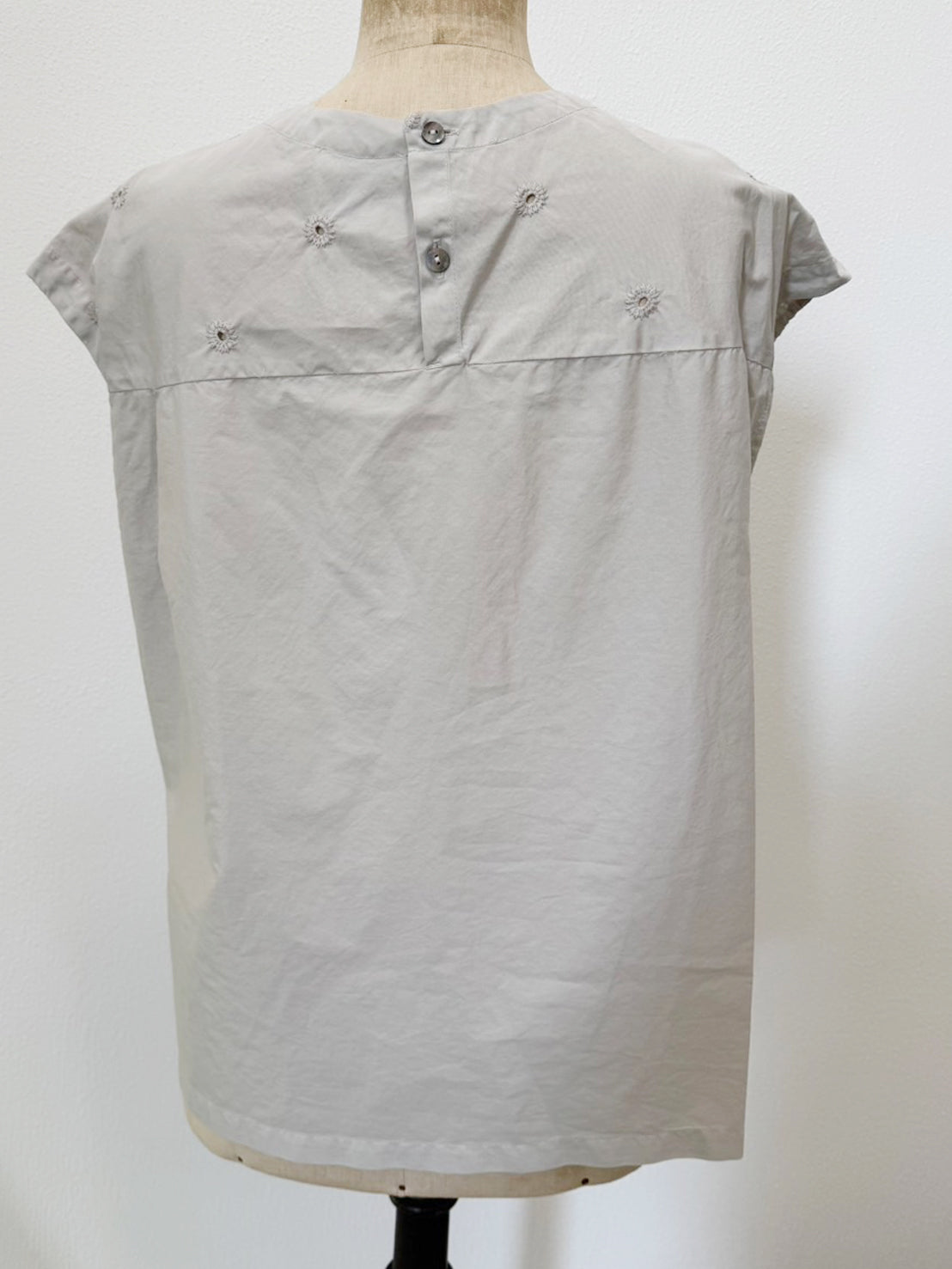 Garment-dyed Sleeveless Tops