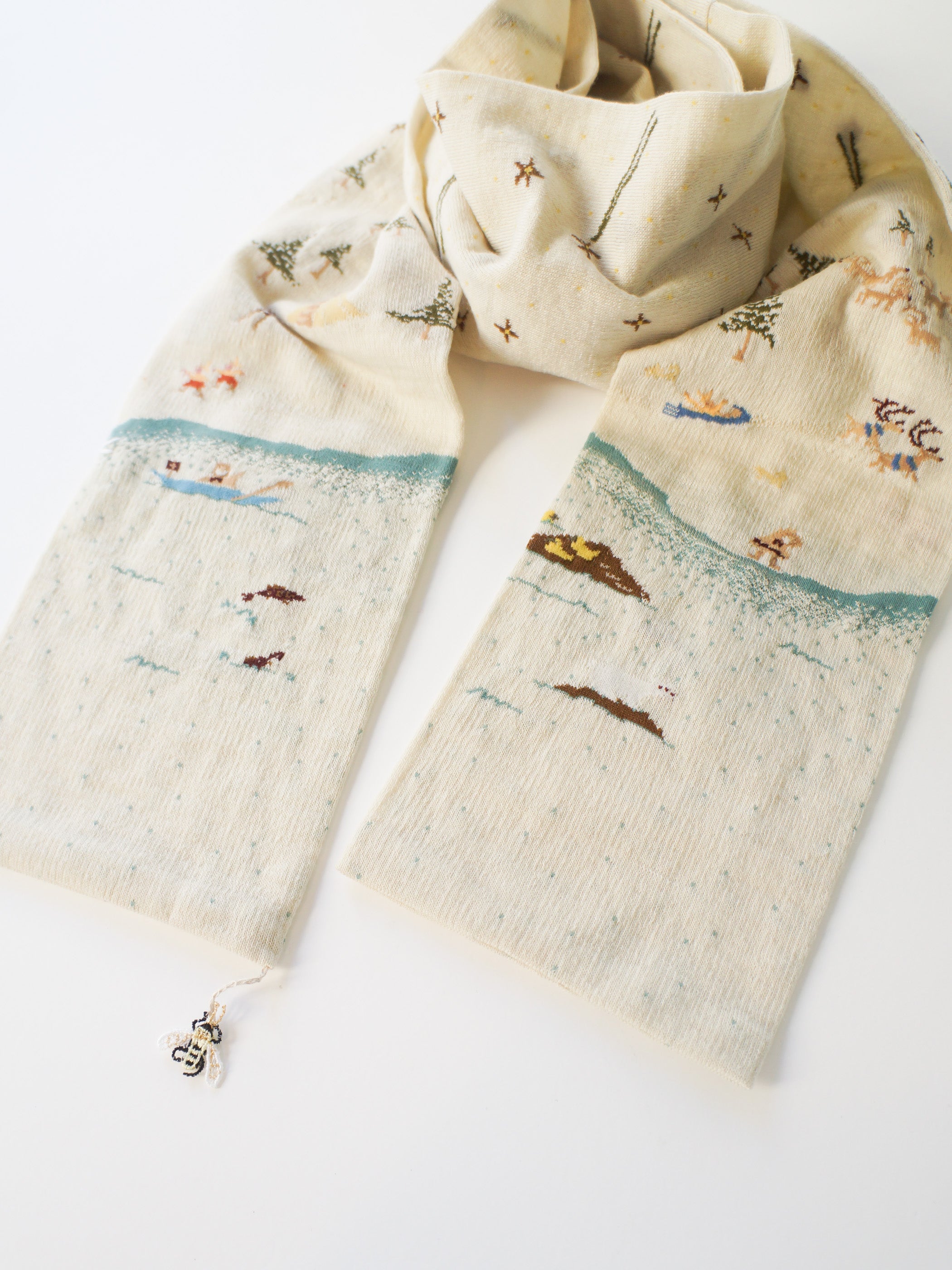 SOCK KNIT MUFFLER with BEE