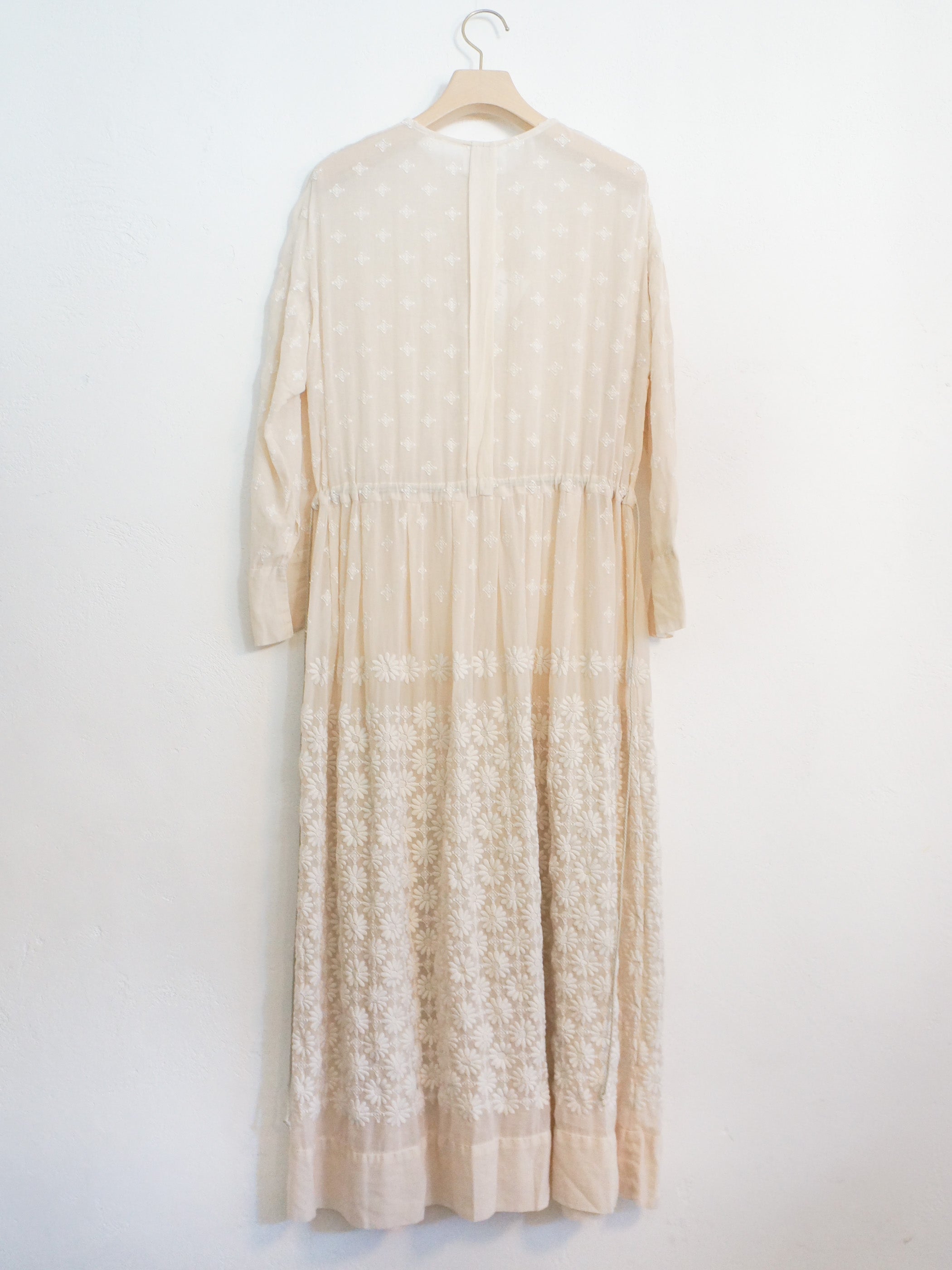 GARMMENT-DYED EMBROIDERY DRESS IVORY