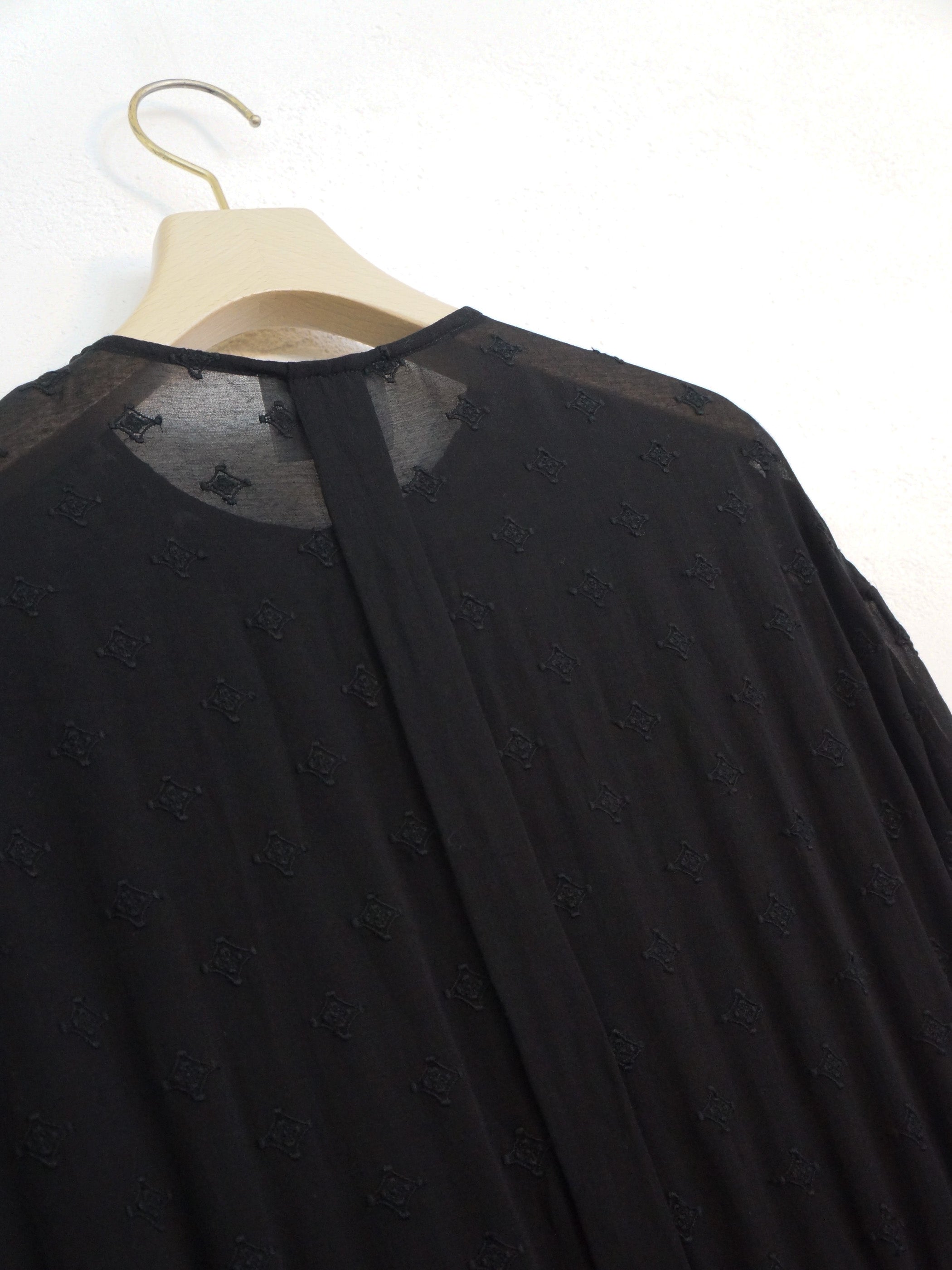 GARMMENT-DYED EMBROIDERY DRESS BLACK