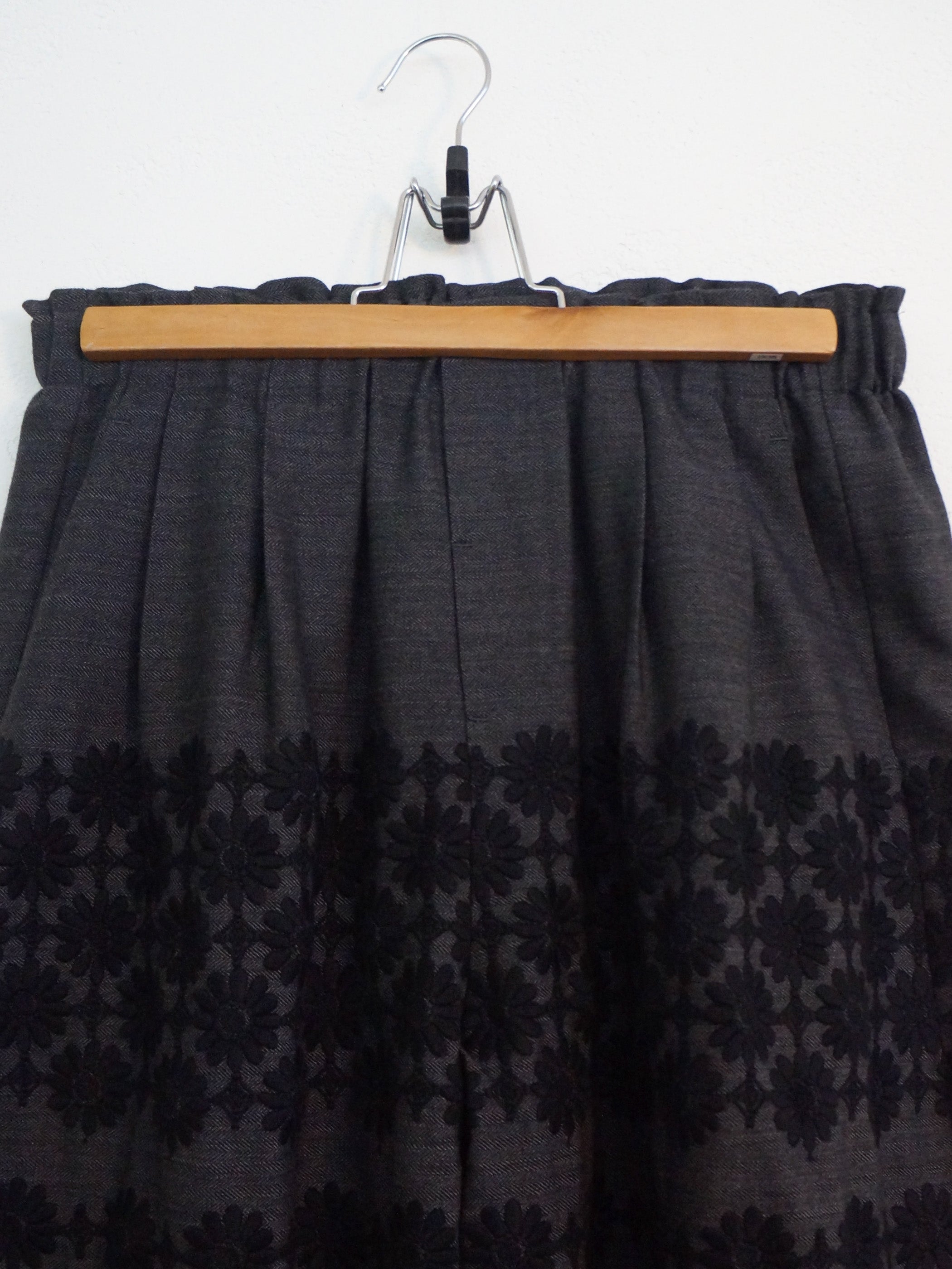 MARGARET EMBROIDERY PANTS CHARCOAL