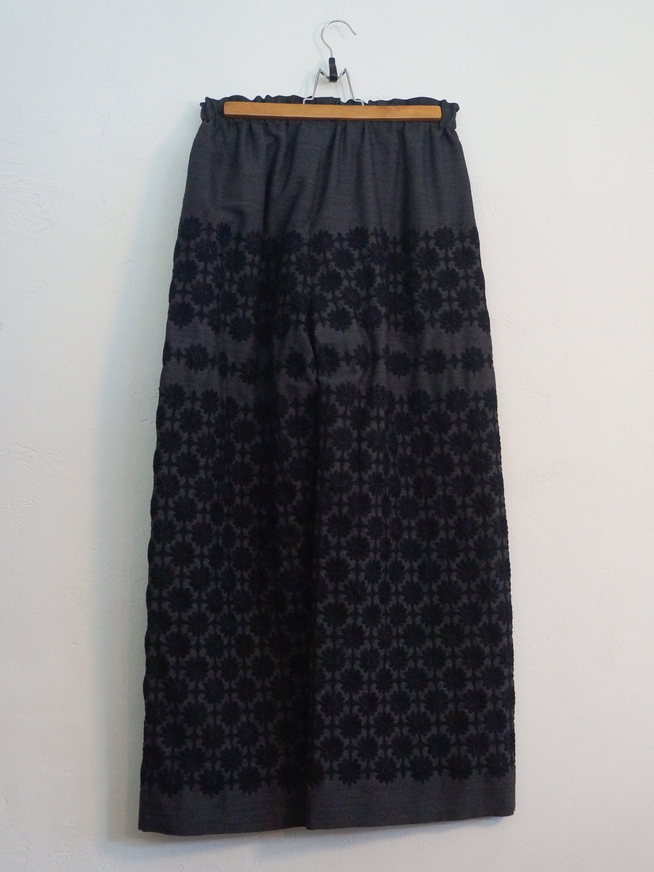 MARGARET EMBROIDERY PANTS CHARCOAL