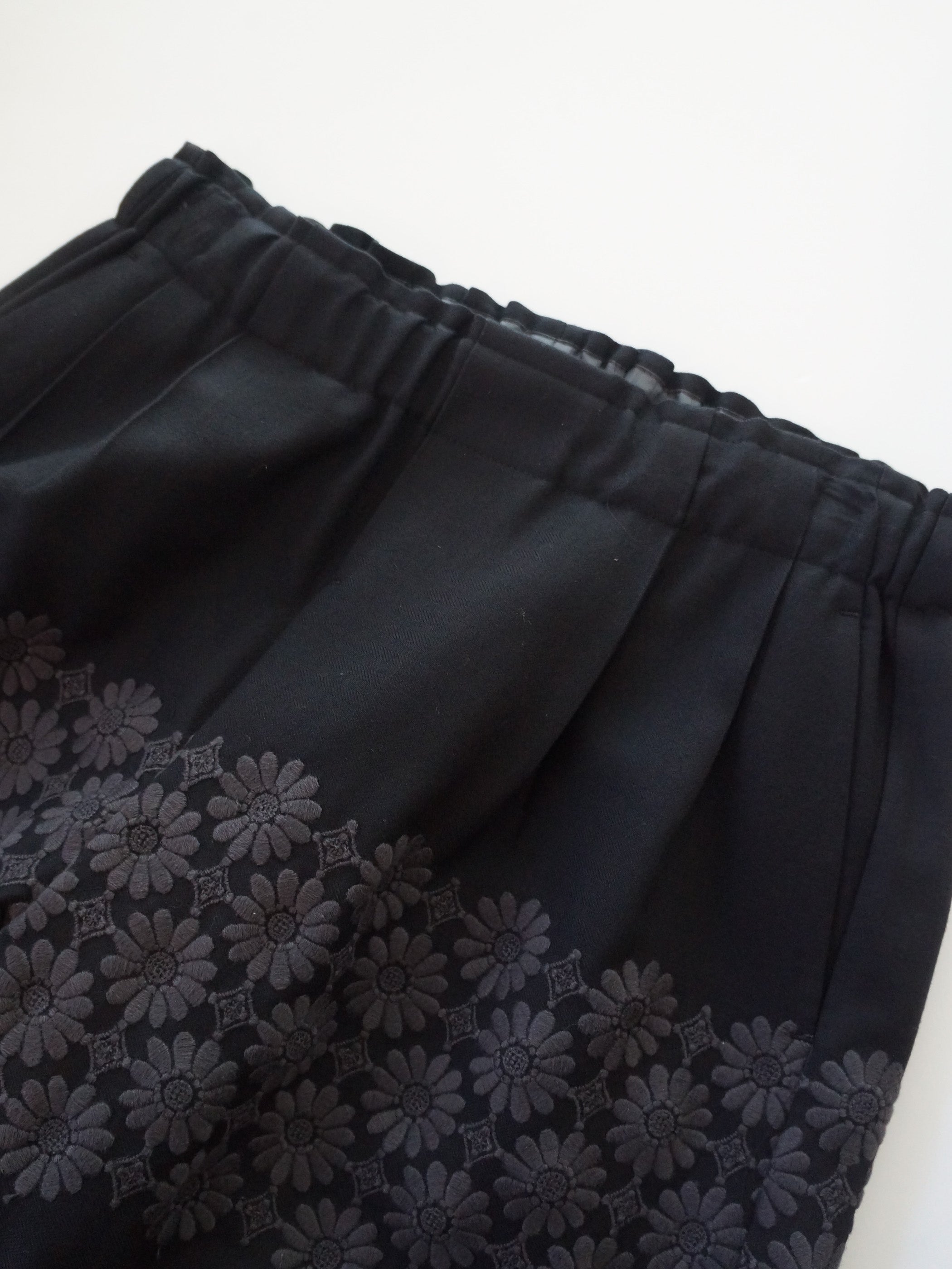 MARGARET EMBROIDERY PANTS BLACK