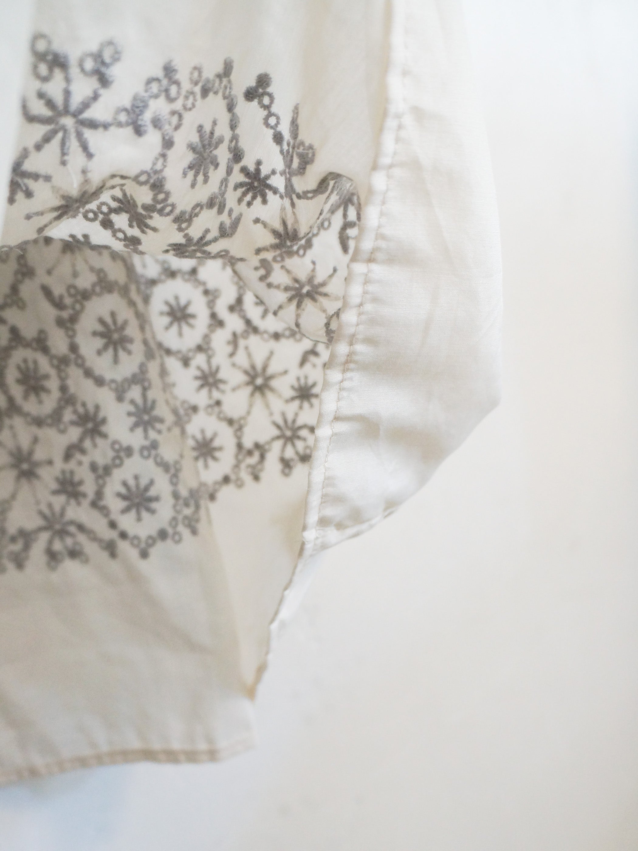 CIRCLE EMBROIDERY DRESS IVORY