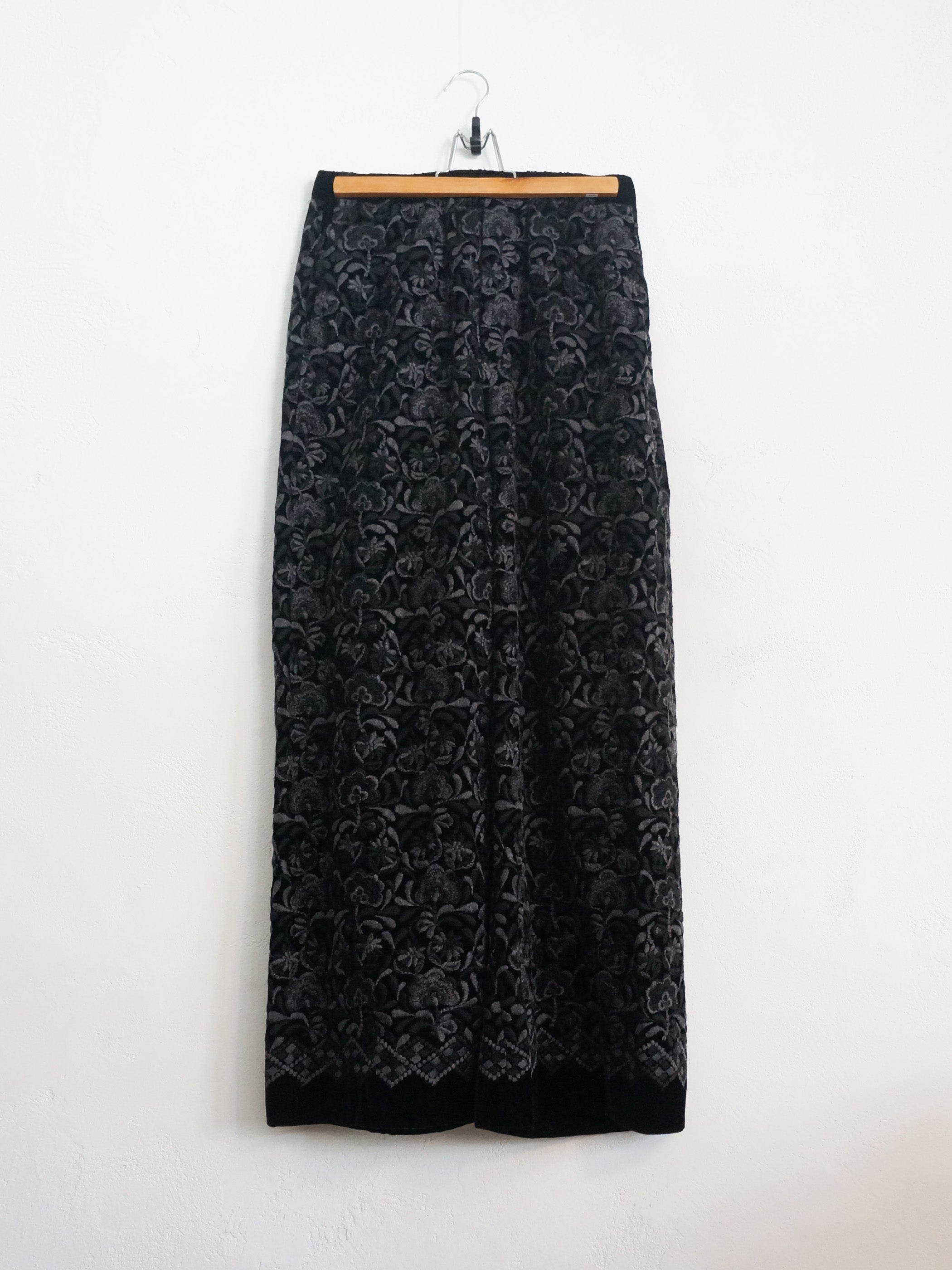 VELVET EMBROIDERY PANTS BLACK