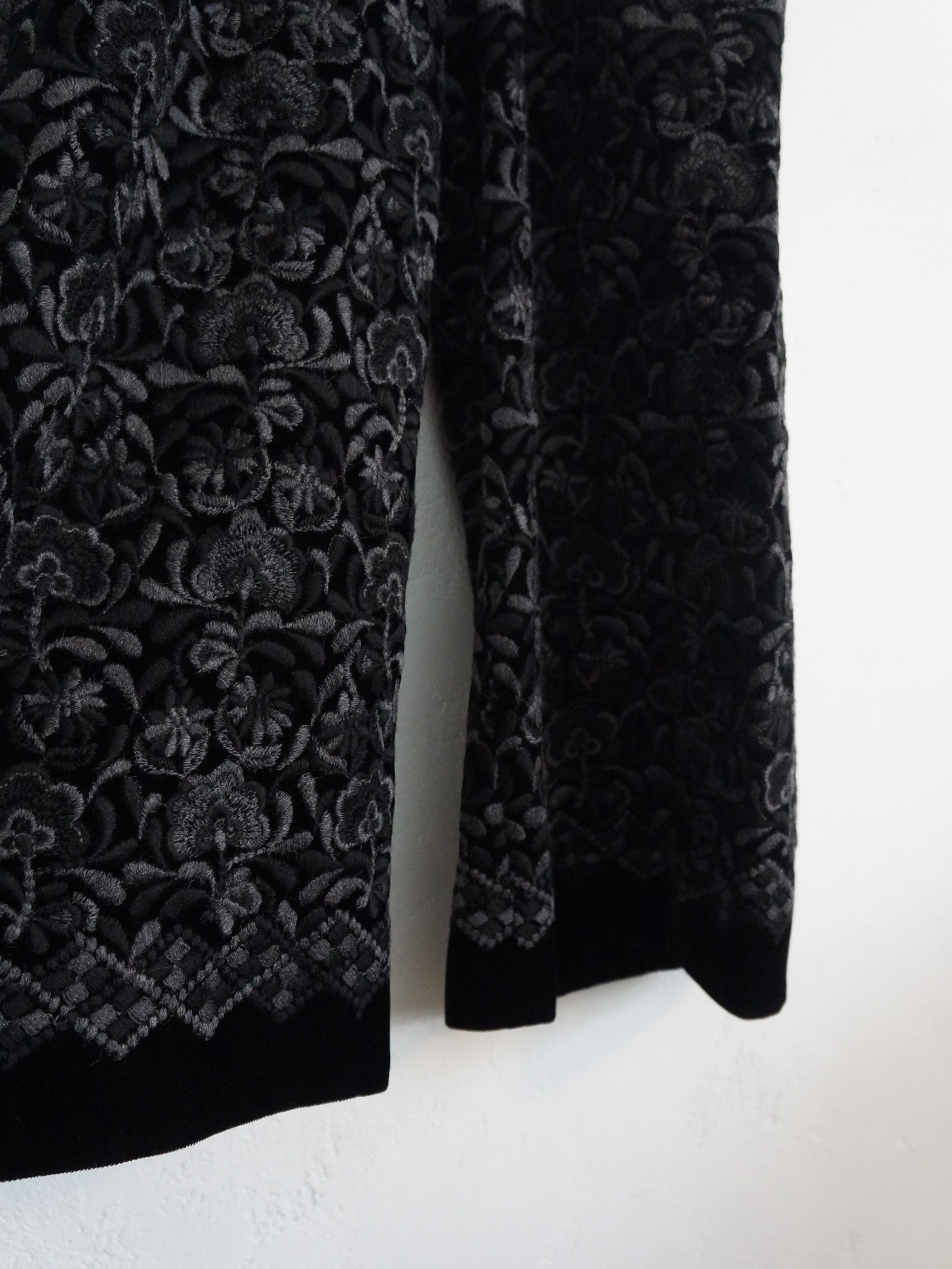 VELVET EMBROIDERY PANTS BLACK