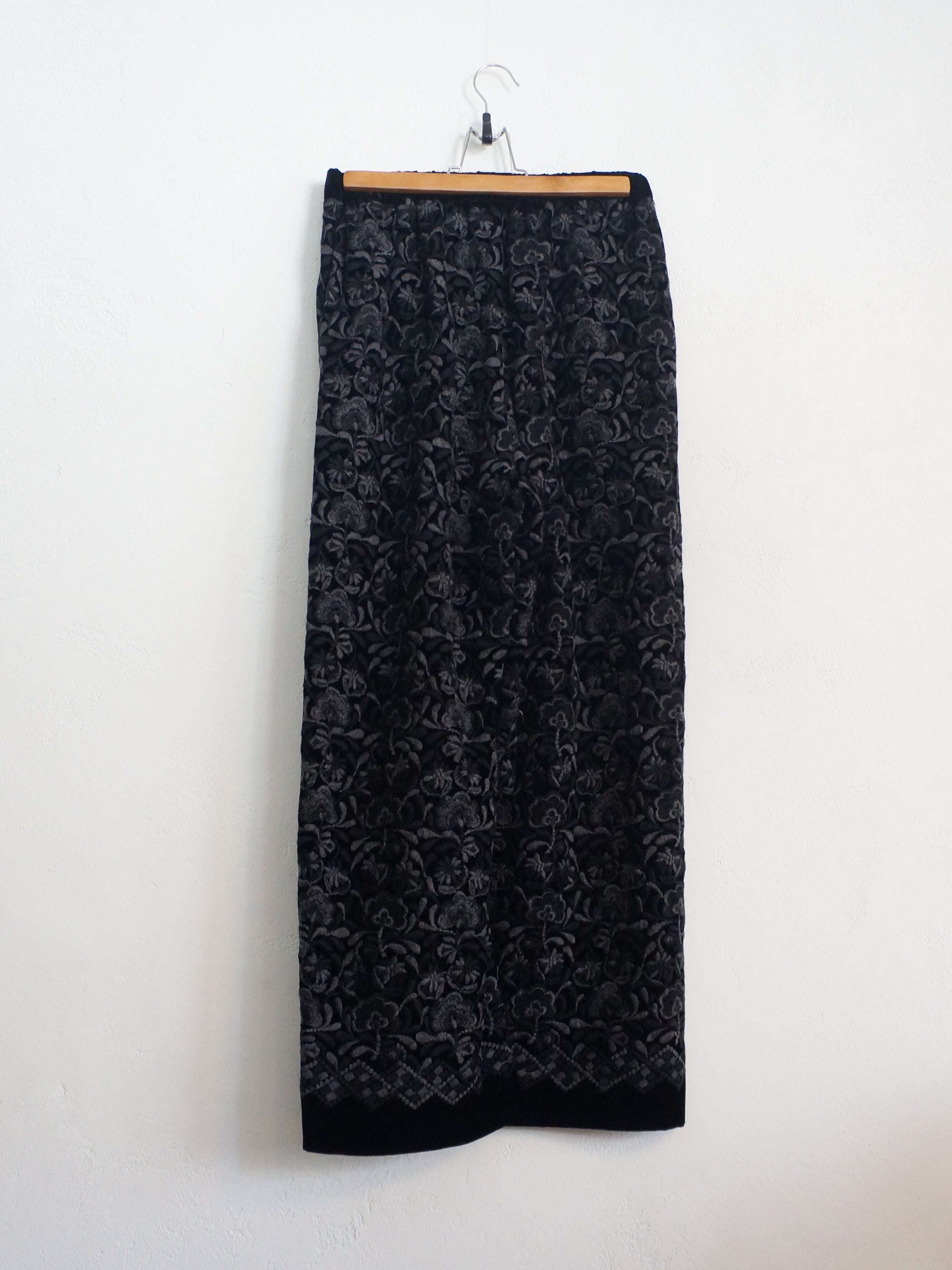 VELVET EMBROIDERY PANTS BLACK