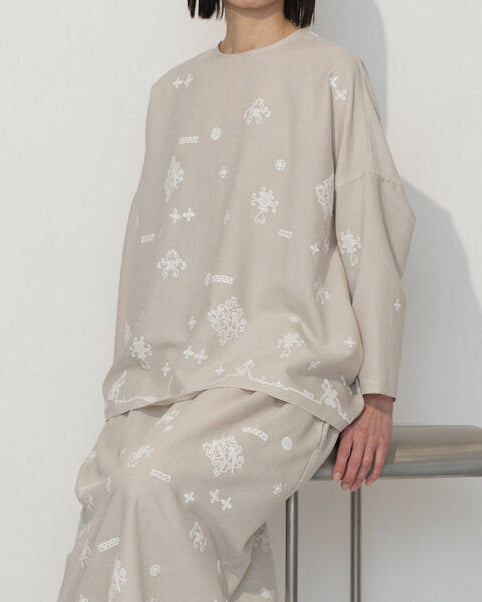 EMBROIDERY BLOUSE