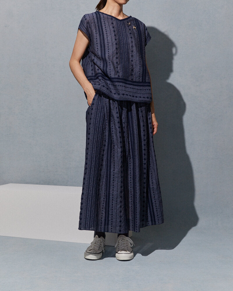【NEW】ET245 / EMBROIDERY TOPS / NAVY