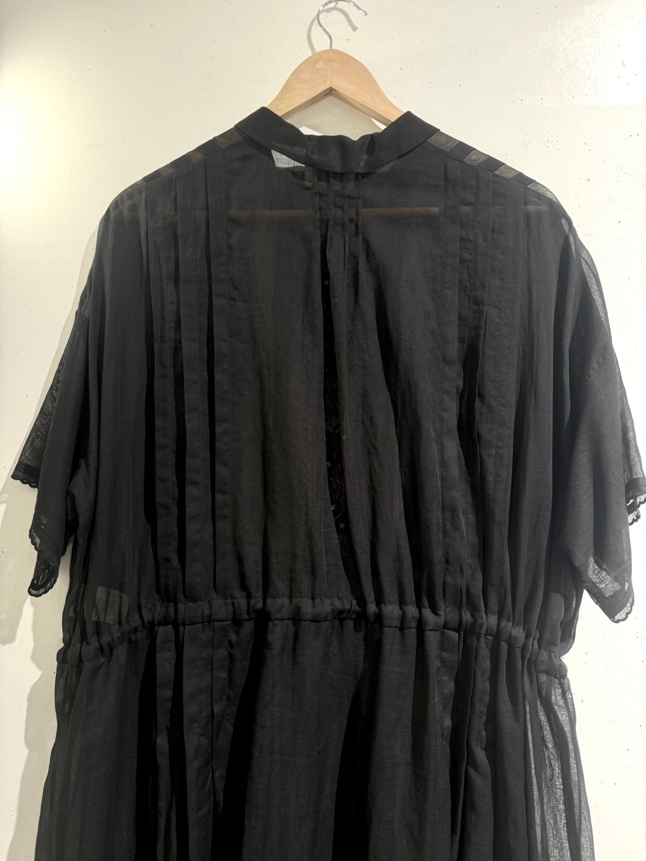 LOP110  / COTTON LAWN DRESS WITH EMBROIDERY / BLACK