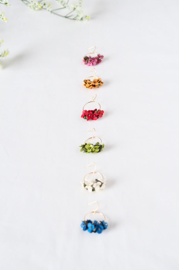 革花ブーケのフープピアス/イヤリング