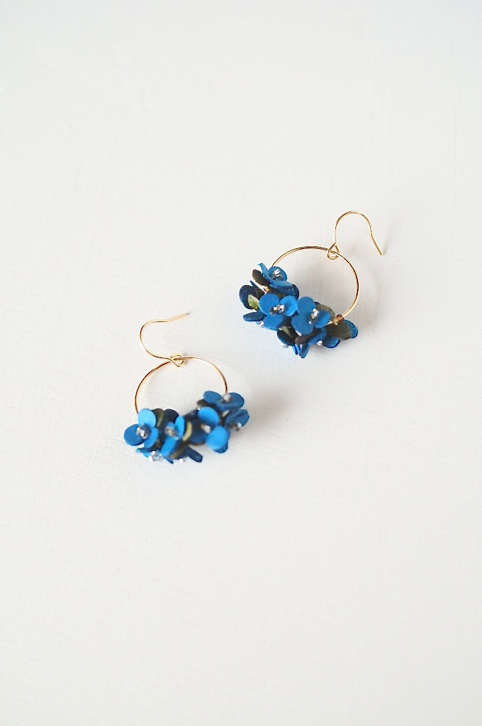 革花ブーケのフープピアス/イヤリング