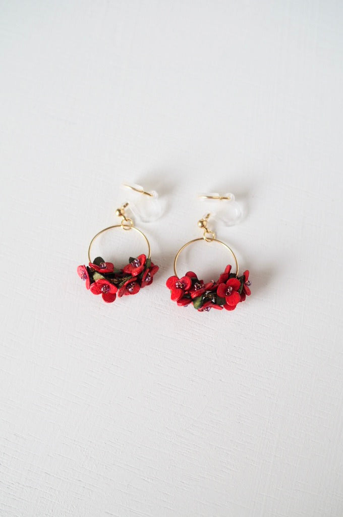 革花ブーケのフープピアス/イヤリング