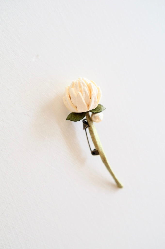 革の花蕾 bouton ブローチ