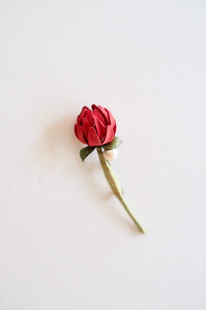 革の花蕾 bouton ブローチ