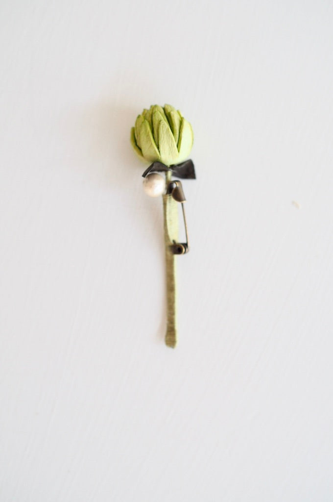 革の花蕾 bouton ブローチ