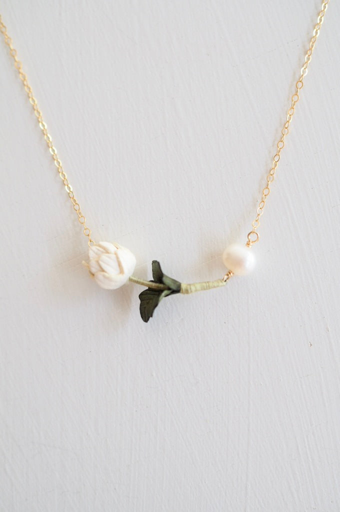 革の花蕾 Bouton Pearl necklace