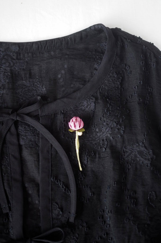 革の花蕾 bouton ブローチ