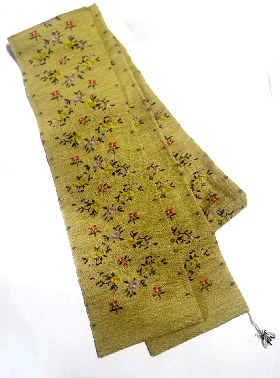 SOCK KNIT MUFFLER / M46-809 / ROSE WALL(蜂モチーフ付) CREAM