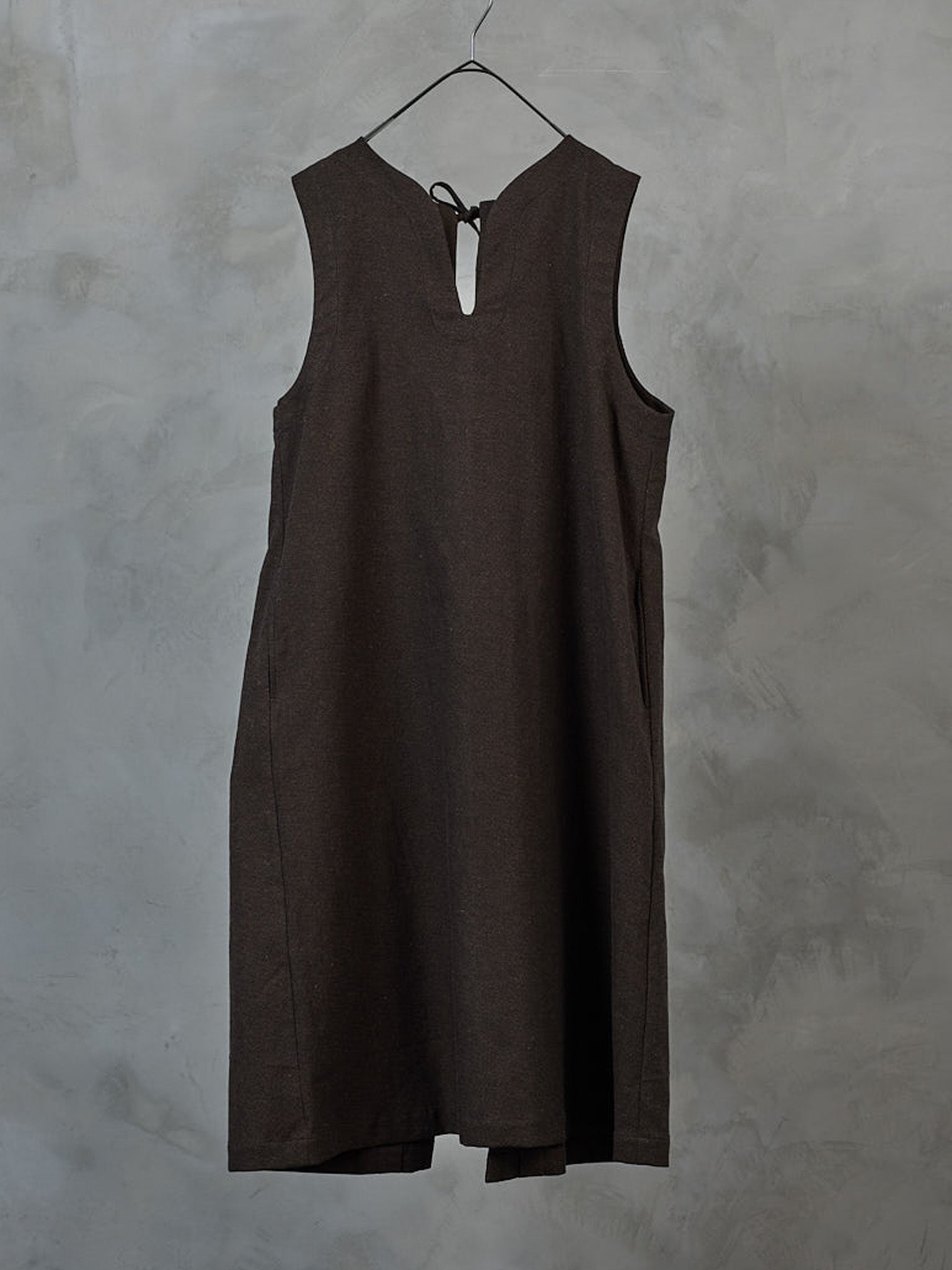 私の夜 Open back sleeveless dress