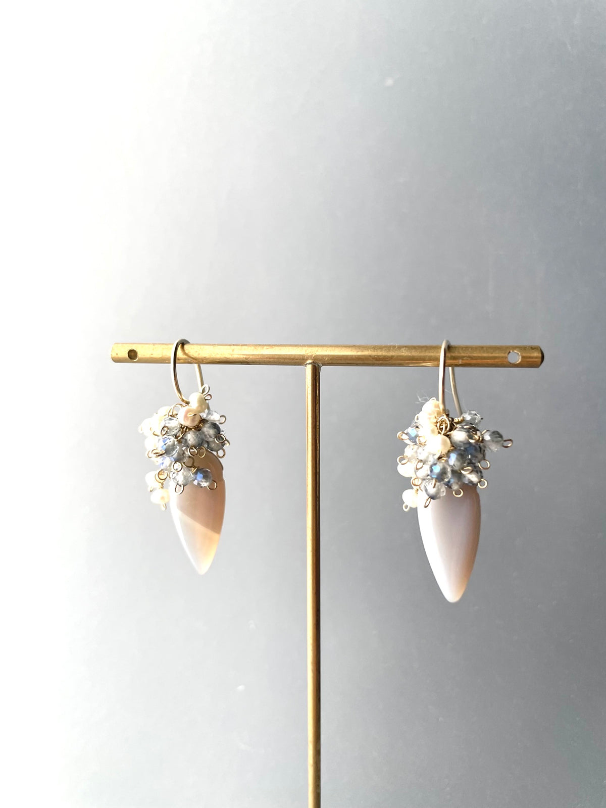 〈Shingly〉ブルーグレーのピアス